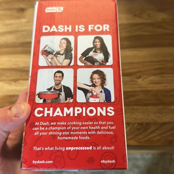 DASH MINI STAR WAFFLE MAKER: BLUE: NEW IN BOX - Picture 4 of 4